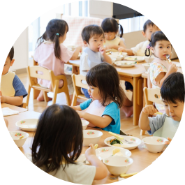 手作りの温かい給食